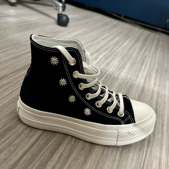 Converse Floral Embroidery High Top Platform | Women’s US Size 6 - Picture 8 of 11